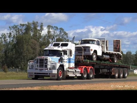 Classic Trucks : Crawlin' The Hume Sat 12/04/14 Part 10