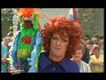 Tineke Schouten en het papagaajelied in de Efteling Tineke Schouten en het papagaajelied in de Efteling