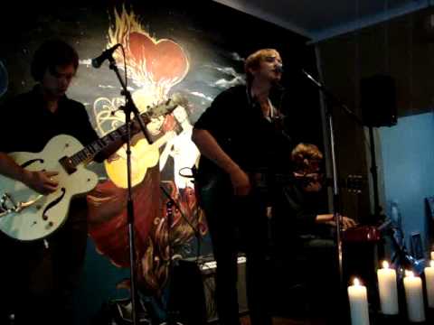 Carl Norén solo at Café peace&love 5