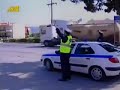 Motociclista se burla de la policía y evita control