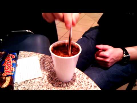 Miniaturka - sztuczka z łyżeczką