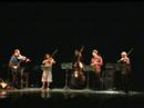 los vi en rosario increible el swing.
es todo lo que pude filmar...