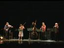 los vi en rosario increible el swing.
es todo lo que pude filmar...
