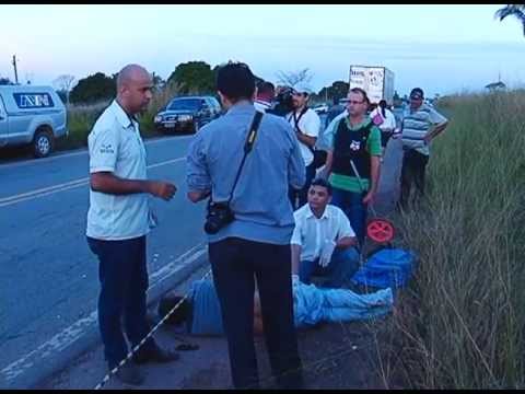 ABSURDO: Agentes funerários brigam em disputa por corpo de vítima de acidente na BR 364 ABSURDO: Agentes funerários brigam em disputa por corpo de vítima de acidente na BR 364