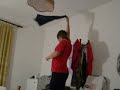o mhtsos epideiknuei to talento tou sto striptease bgazontas ta rouxa tou aisthisiaka... apolaush einai o keratas!! xaxa paros 2007