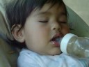 me mumi comiendo jaja
