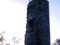 videos de Sydney climbs the rock wall