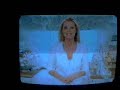 Sandra   Lee  Makes a Glacier Cocktail