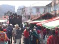 Ecuador, Steaming through a Market town, Nov 07.wmv