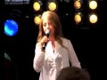 Ronja Lagnemar uppträder på Nybergsbil i Nässjö -09