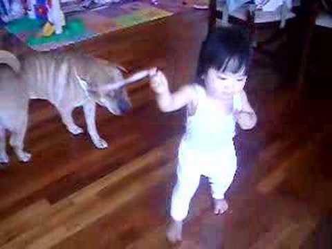 N'ALDA - Kirra Playing with Alda..