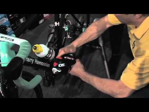 how to snap in cycling shoes