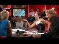 Fan (Nienke Eijsink) en Liz Burch (The Flying Doctors) in DWDD