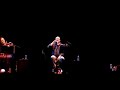 Silvio Rodriguez en Lima cantando Son desangrado