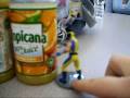 videos de Wolverine Attacks Orange Juice Bottle