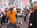 Illegális bringaemelés az oktogonon Illegális bringaemelés az oktogonon