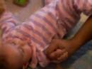 isabella brincando com papai!!