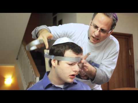 Post thumbnail of Brilliantly awkward family Passover Seder (video)