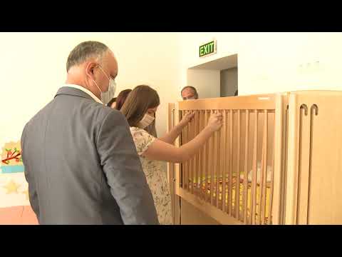 Președintele țării a vizitat grădinița „Lăstăraș” și Casa de cultură din satul Drăgușeni, raionul Strășeni