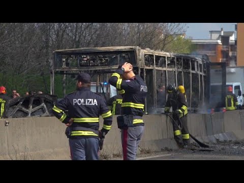 Italien: Schulbus in Mailand angezündet - 14 Kinder mit ...