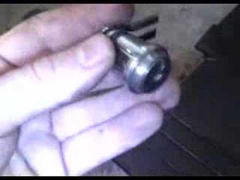 how to remove vectra c door lock