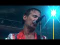 les wampas aux francofolies de spa 2007. un concert compl�tement d�jant� comme spa n'en a jamais connu. du d�lire!!!! didier wampas n'a pas peur de mouiller sa chemise! le public lui rend bien! (1�re partie)