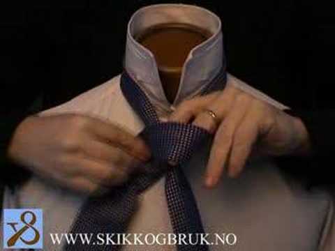 how to fasten a windsor knot