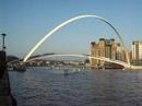 Return tilt of NewCastle Gateshead Millenium Bridge
