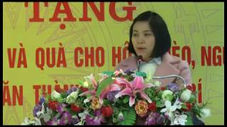 Trao xe lăn và quà tết hỗ trợ người khuyết tật, hộ nghèo