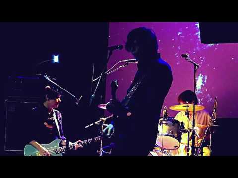And my final #Incu16 vid is of the Thurston Moore Group live @013. Then i got sick and missed out on all the rest of @Incubate. And my final #Incu16 vid is of the Thurston Moore Group live @013. Then i got sick and missed out on all the rest of @Incubate.