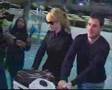 Patricia Conde y Dani Martin saliendo del aeropuerto