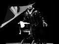 http://www.espacioblog.com/alfredokraus

versi�n de 1961 de kraus que canta en el teatro verdi de trieste en una funci�n con gianna d'angelo, aldo protti y molinari pradelli.