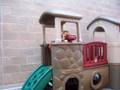 videos de Aidan on the slide at the Windsor Rec Center