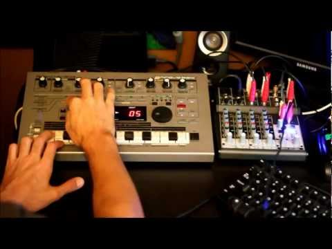 Roland MC-303 groovebox Sounds High Quality Stereo