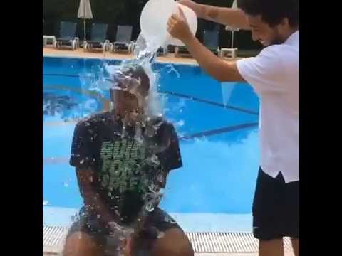 Shakhtar midfielder Fernando took part in the Ice Bucket Challenge!