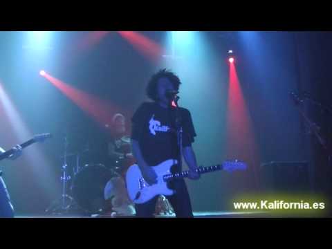 Feliz navidad os desea kalifornia con este villancico metal