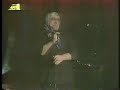 Η γιαγιά Ζαφείρω (Ιεροκλής Μιχαηλίδης) τραγουδάει 