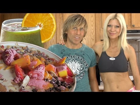 Markus - http://www.MarkusNews.com Find out what Markus and Cara eat for breakfast to stay young, fit and sexy. It's FAST, easy and super delicious! This is part of t...