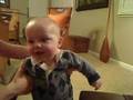 videos de Chase is almost 6 months just getting his first tooth