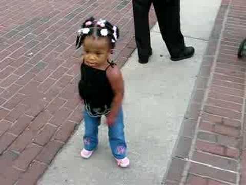 Baby girl dancing - YouTube