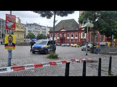 Deutschland: Mannheim: Messerangriff auf Islamkritiker Michael Strzenberger - Polizei schiet Attentter nieder