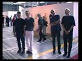 Azorro - Portret z kuratorem w tle