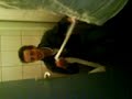 Romain dans les toilettes d\ Romain dans les toilettes d\
