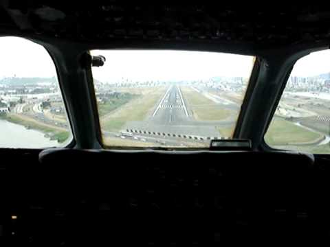 DC8 - DC8 63F Cockpit View in Guayaquil Ecuador Runway 21.