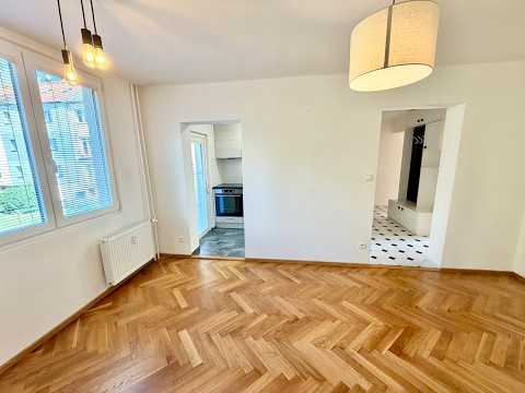 Video Pronájem 3+kk, 68 m2, lodžie/skep, ul. Polní v ČB