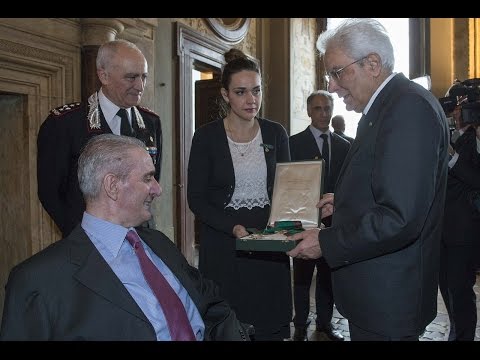 Mattarella consegna onorificenza a Giangrande - Video Presidenza della Repubblica