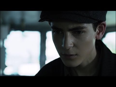 Bruce Wayne disguises to find out more about Ra's Al Ghul's knife! | Season 4 - Episode 3!