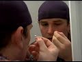 How to Wear Contact Lenses : Foreign Objects & Contact Lens Tips
