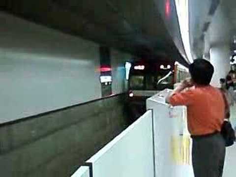 東京メトロ副都心線 明治神宮前駅にて