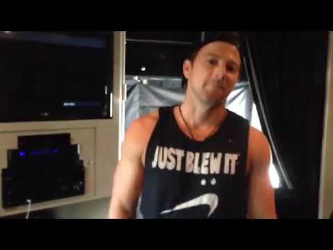 WATCH : Kip Moore Gets